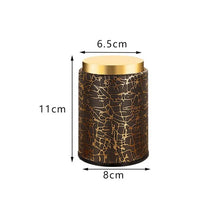 Load image into Gallery viewer, Dices Shake Container with 6 Dices Set Dices Cup Leathers Stable Sturdy Comfortable Hand Feeling Dices Shake Container